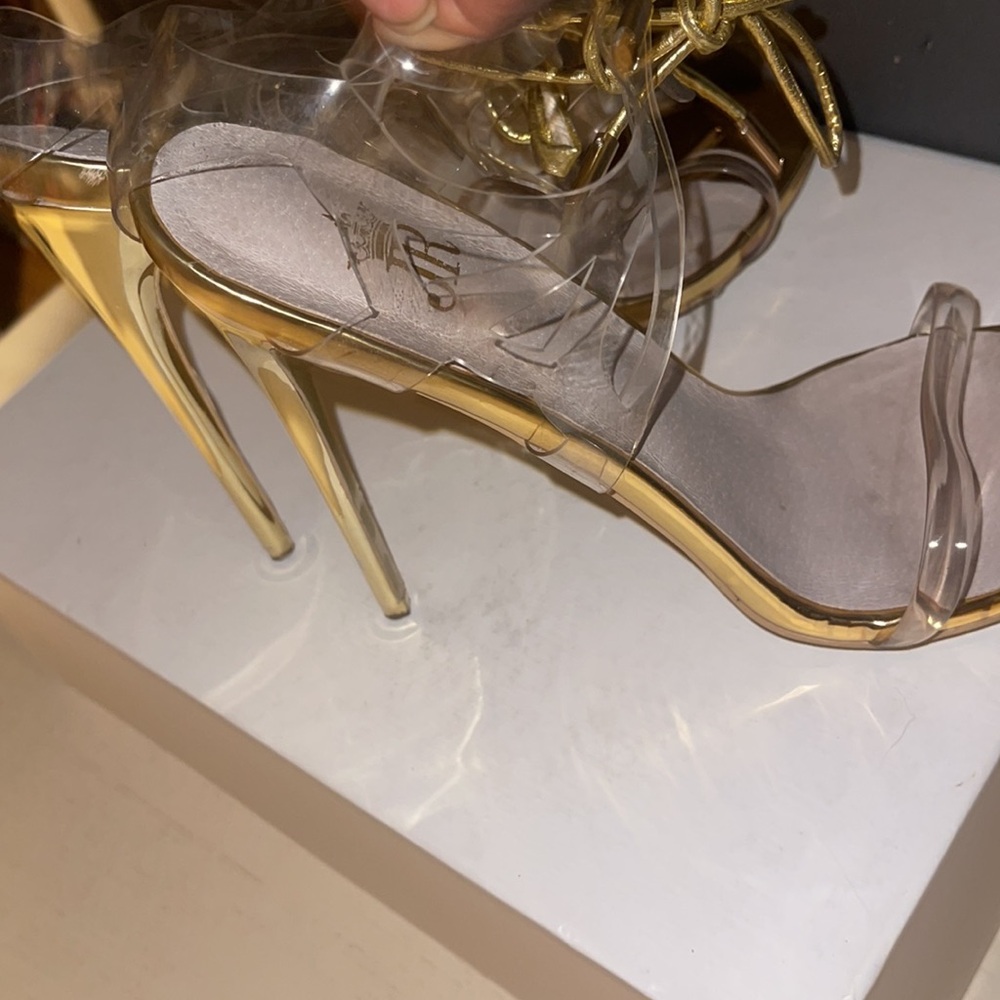 Shoes - Picture 4 of 6